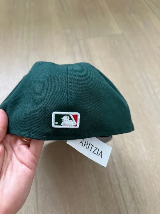 New Era NY Yankees Green Cap from Aritzia - Picture 5 of 5